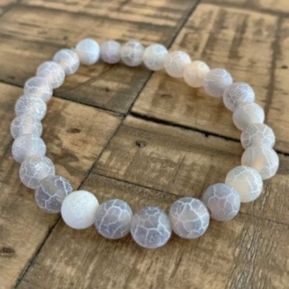 8mm Crackled Gray Agate Chakra Stretch Bracelet - Picture 3 of 4